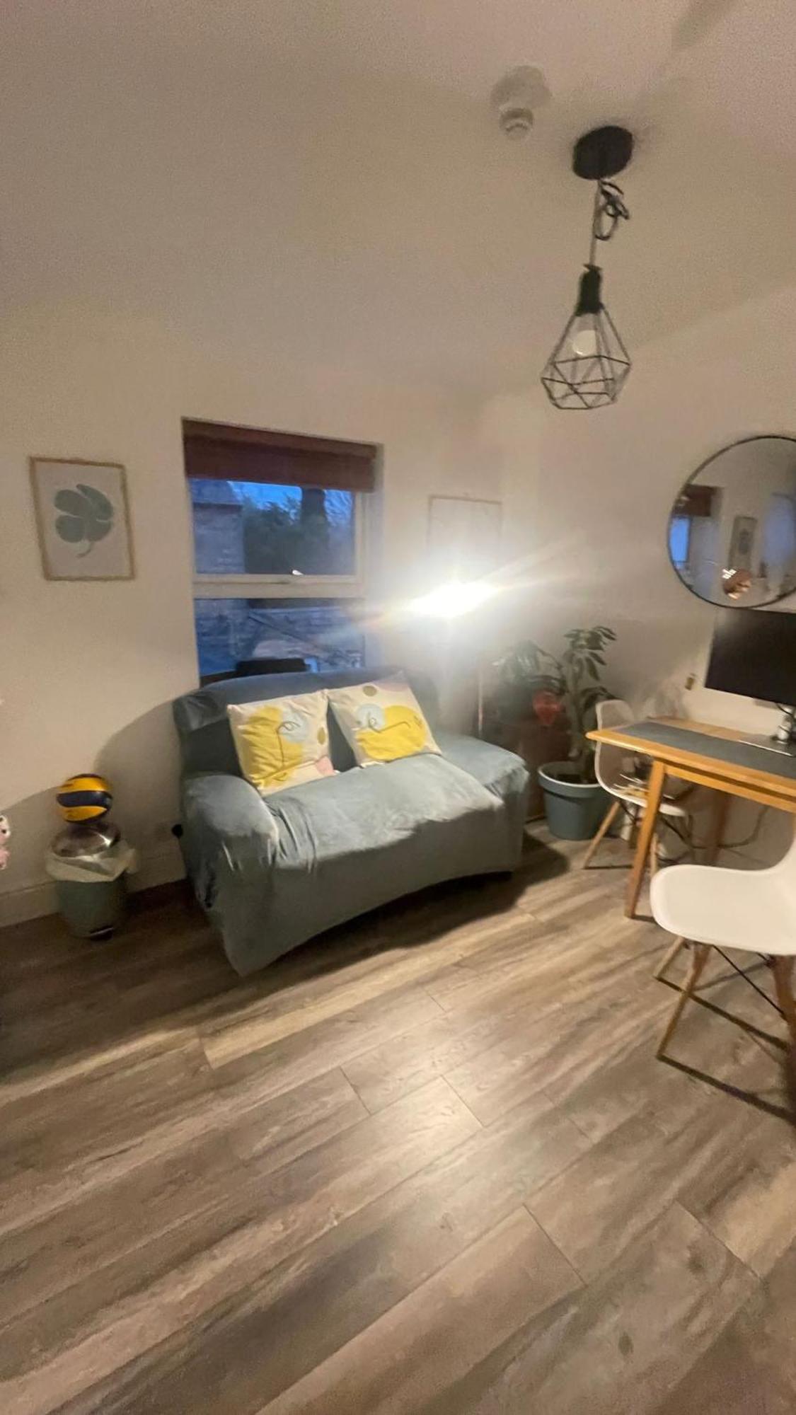 Small 1 Bedroom Near Centre